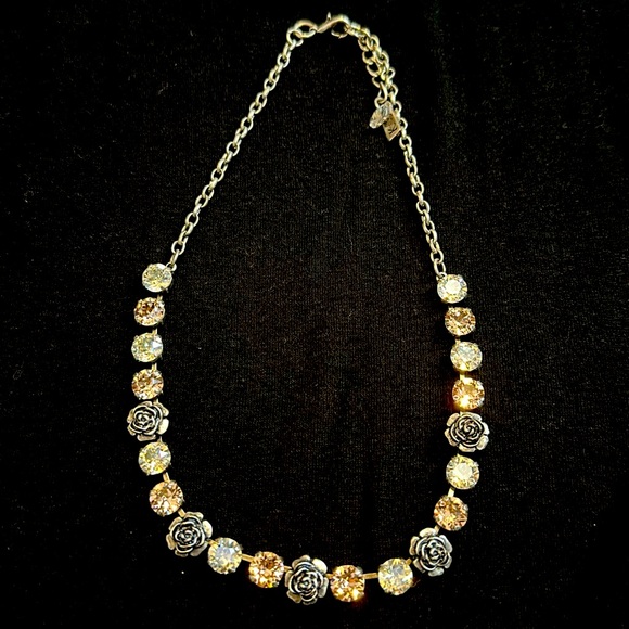 Boutique Swarovski crystal necklace and earring set - Picture 4 of 5